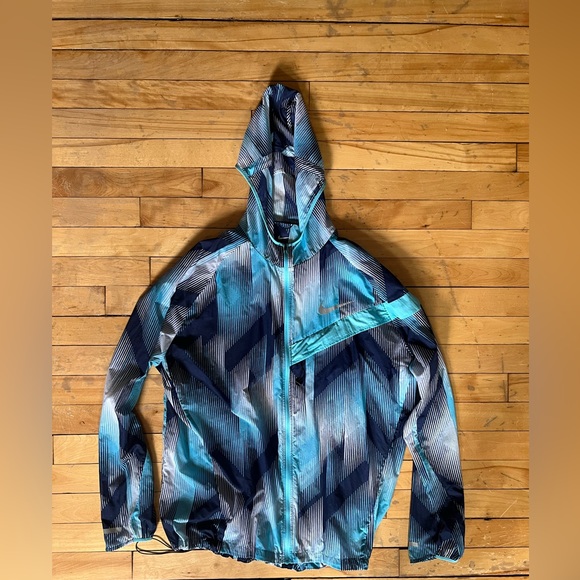 Nike Other - NIKE IMPOSSIBLY LIGHT PRINTED